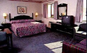 admiralty suites and inn